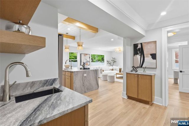 61 Surrey Lane, Tenafly, NJ 07670