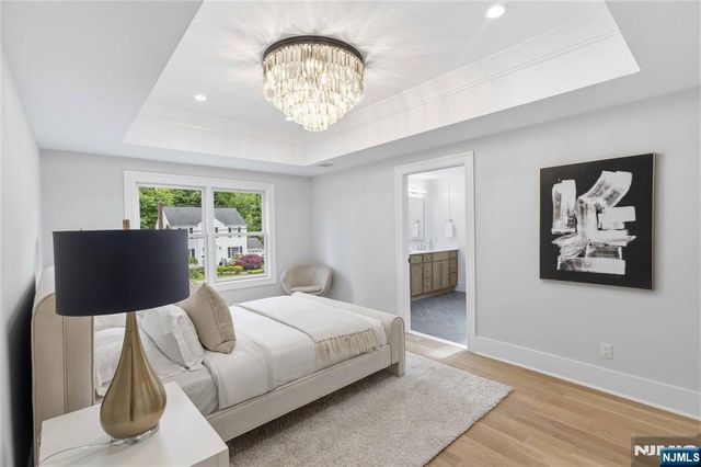 61 Surrey Lane, Tenafly, NJ 07670