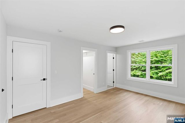 61 Surrey Lane, Tenafly, NJ 07670
