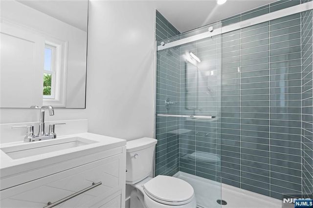 61 Surrey Lane, Tenafly, NJ 07670