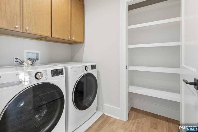 61 Surrey Lane, Tenafly, NJ 07670