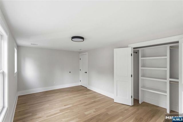 61 Surrey Lane, Tenafly, NJ 07670