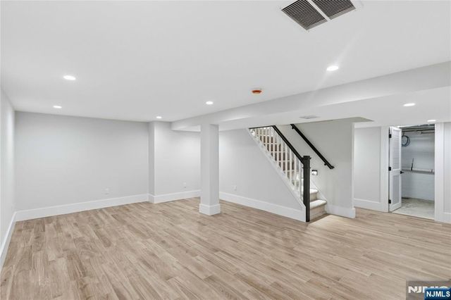 61 Surrey Lane, Tenafly, NJ 07670