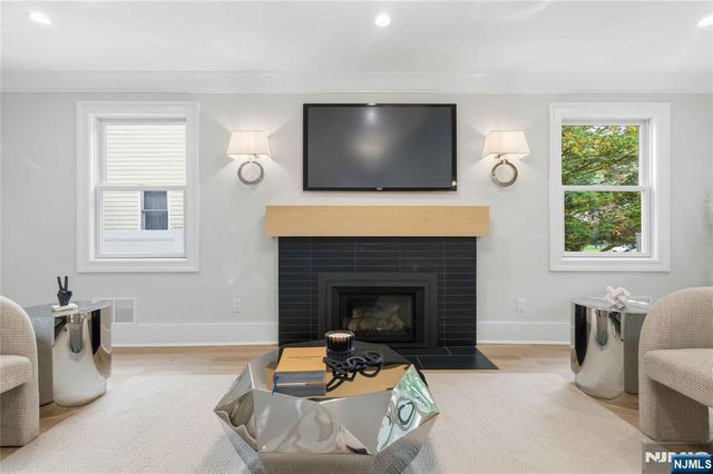 61 Surrey Lane, Tenafly, NJ 07670
