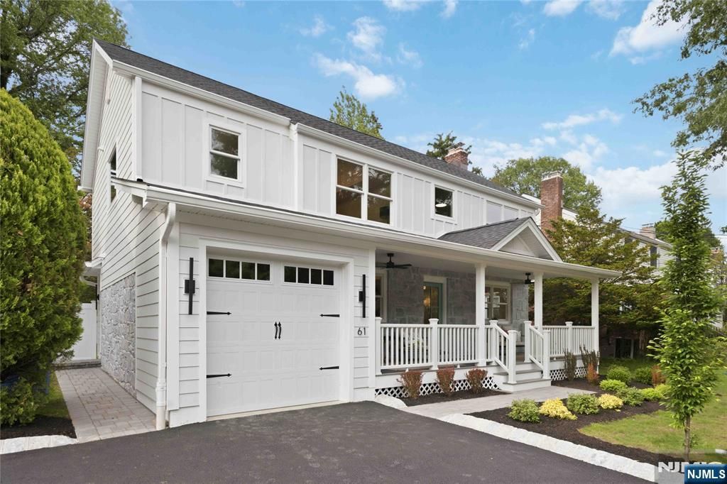 61 Surrey Lane, Tenafly, NJ 07670