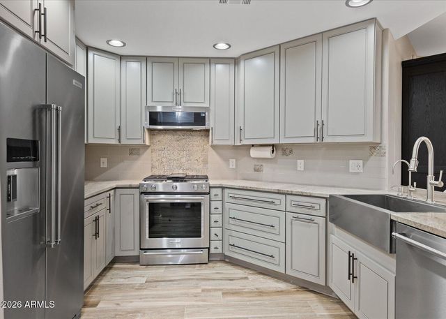 5350 E DEER VALLEY Drive 1250, Phoenix, AZ 85054