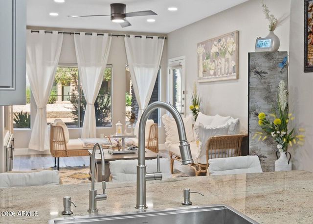 5350 E DEER VALLEY Drive 1250, Phoenix, AZ 85054