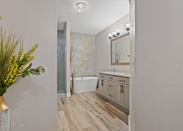 5350 E DEER VALLEY Drive 1250, Phoenix, AZ 85054