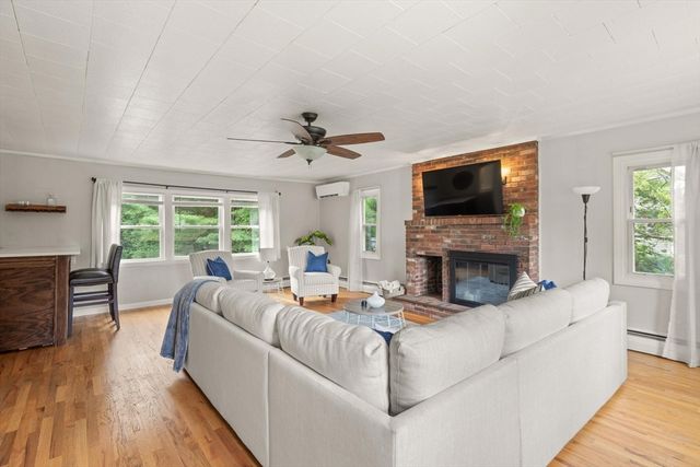 335 Moosehill Road, Walpole, MA 02032