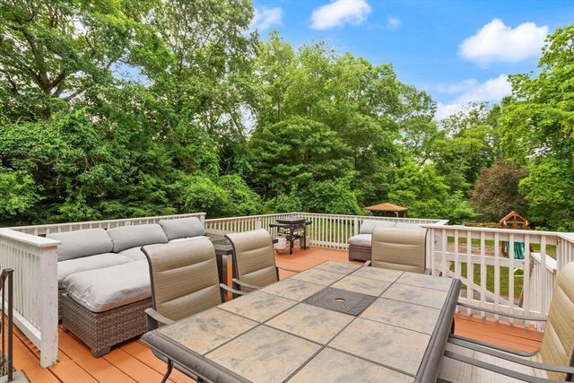 335 Moosehill Road, Walpole, MA 02032