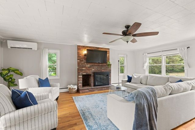 335 Moosehill Road, Walpole, MA 02032