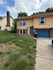 7505-7507 NW 82nd Street, Kansas City, MO 64152