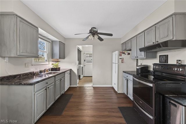 1540 E 298th Street, Wickliffe, OH 44092