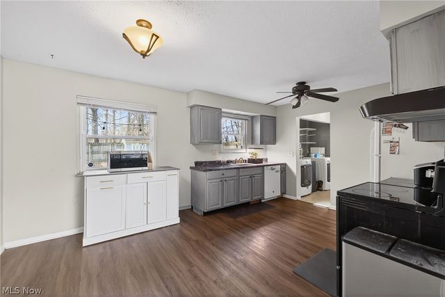 1540 E 298th Street, Wickliffe, OH 44092