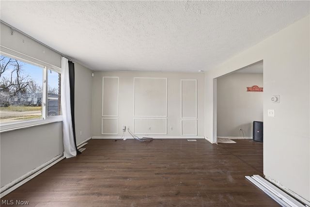 1540 E 298th Street, Wickliffe, OH 44092