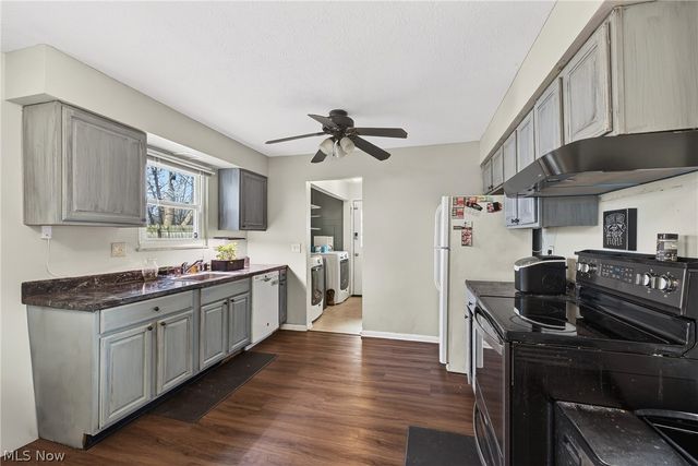 1540 E 298th Street, Wickliffe, OH 44092