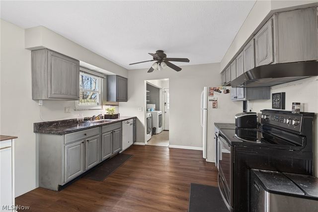 1540 E 298th Street, Wickliffe, OH 44092