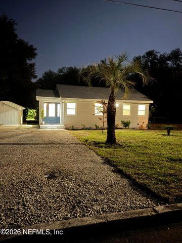 821 S 14TH Street, Palatka, FL 32177