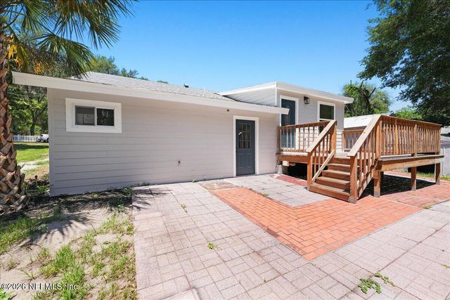 821 S 14TH Street, Palatka, FL 32177