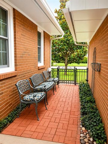 8010 N McKinley Avenue, Oklahoma City, OK 73114