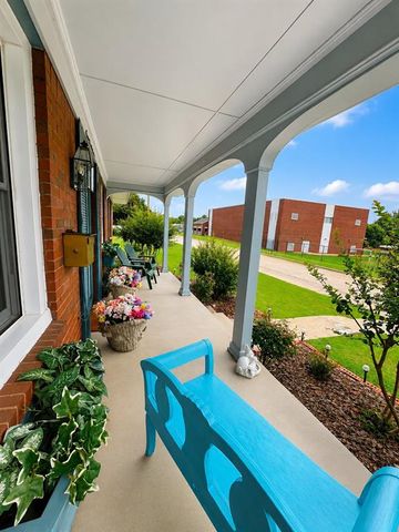 8010 N McKinley Avenue, Oklahoma City, OK 73114