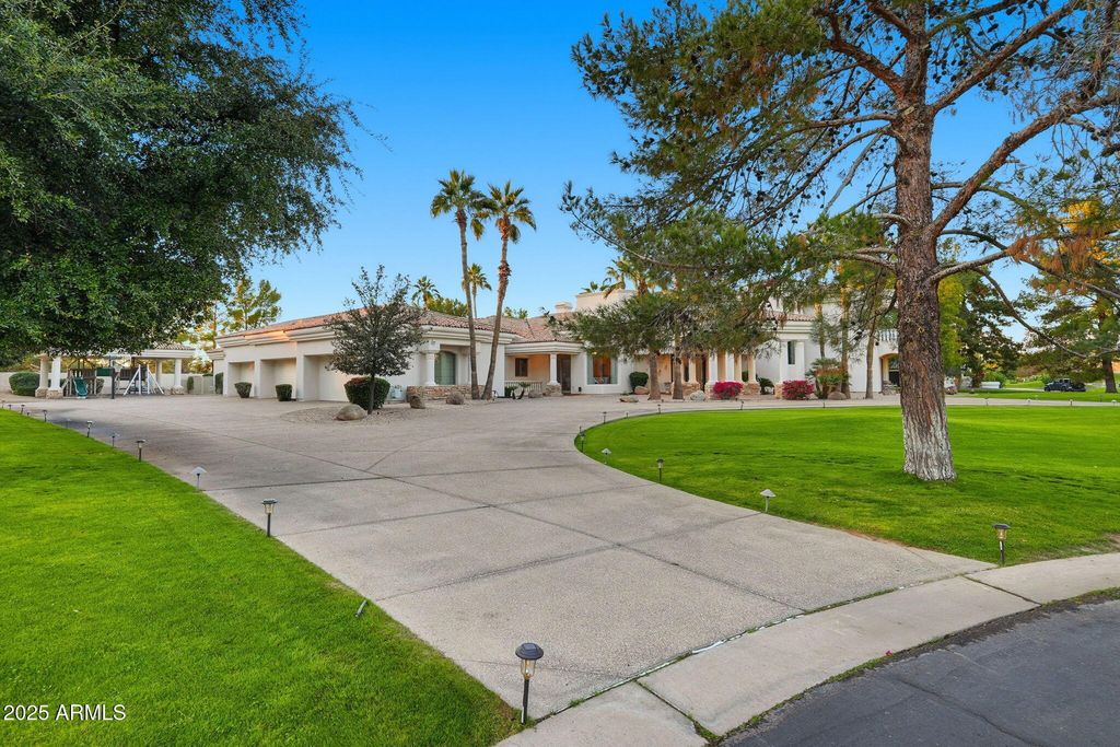 6 E OAKWOOD HILLS Drive, Chandler, AZ 85248 — photo 4
