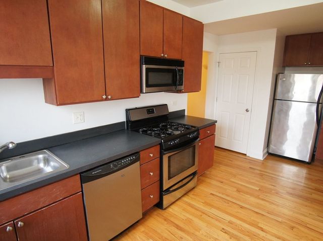 3430 W Parker Avenue 1, Chicago, IL 60647