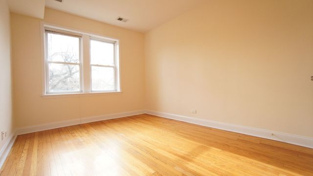 3430 W Parker Avenue 1, Chicago, IL 60647