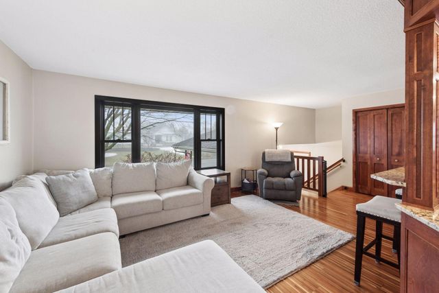 316 Lakeview Terrace Boulevard, Waconia, MN 55387