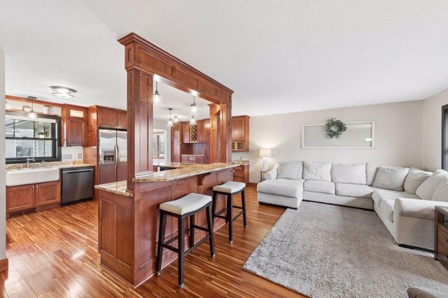 316 Lakeview Terrace Boulevard, Waconia, MN 55387