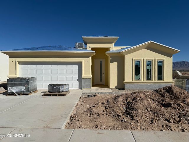 7710 San Eduardo Street, Las Cruces, NM 88012