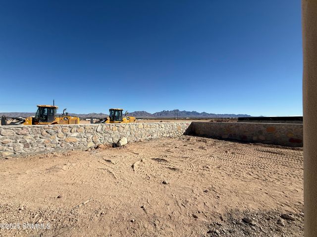 7710 San Eduardo Street, Las Cruces, NM 88012