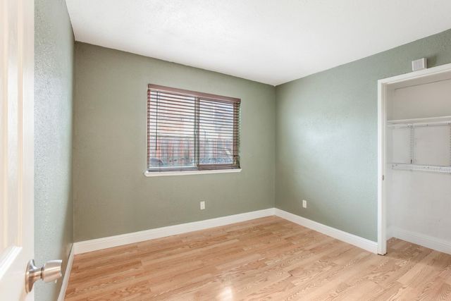 7704 Mcbeth Way, Sacramento, CA 95828