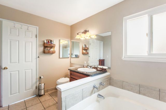 7704 Mcbeth Way, Sacramento, CA 95828