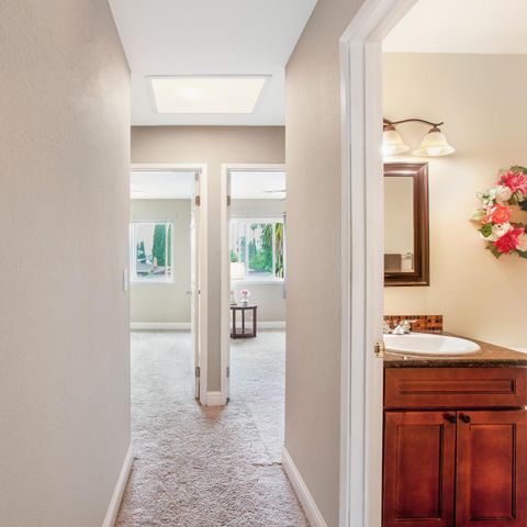 7704 Mcbeth Way, Sacramento, CA 95828