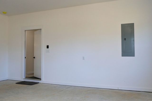 8634 Holmes Creek Road, Smithville, TN 37166