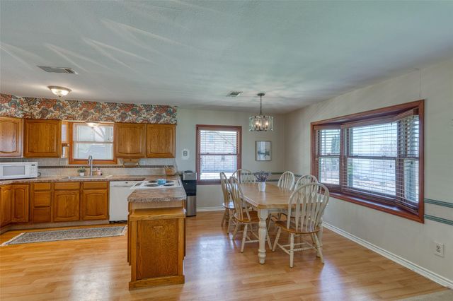 607 County Road 142, Burnet, TX 78611