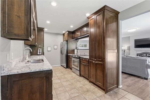 14196 Wolf Drive, Rogers, AR 72756