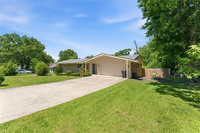 14196 Wolf Drive, Rogers, AR 72756