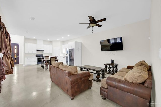 2003 N 32nd Street, Hidalgo, TX 78557