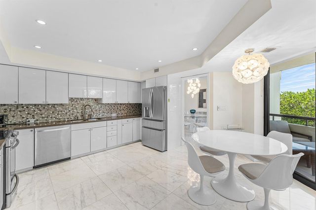 3120 S Ocean Boulevard 3-202, Palm Beach, FL 33480