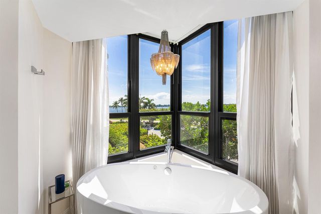 3120 S Ocean Boulevard 3-202, Palm Beach, FL 33480