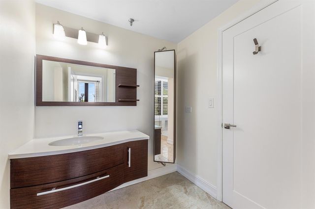 3120 S Ocean Boulevard 3-202, Palm Beach, FL 33480