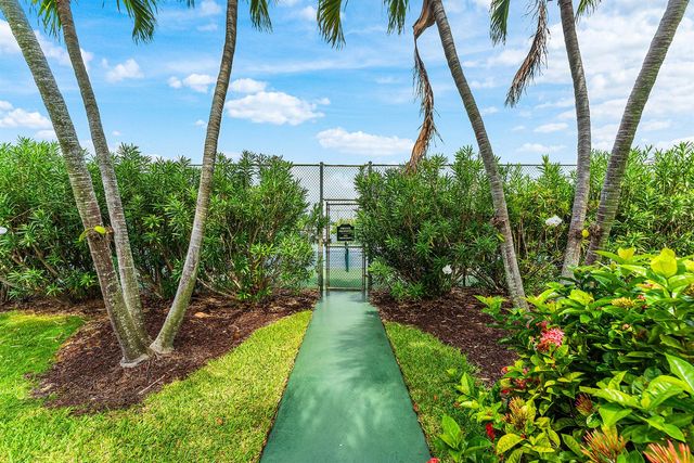 3120 S Ocean Boulevard 3-202, Palm Beach, FL 33480