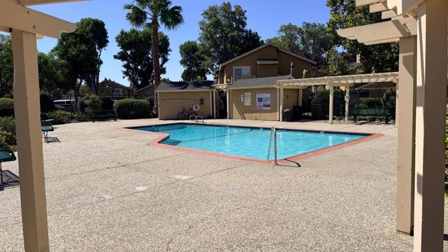 1664 Hollowcreek Place, San Jose, CA 95121