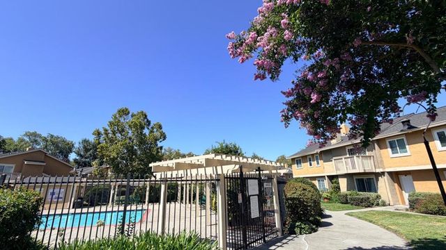 1664 Hollowcreek Place, San Jose, CA 95121