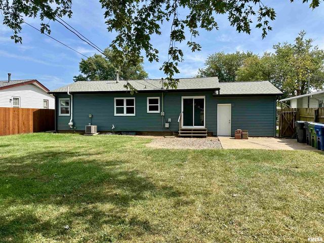 1122 GALBRAITH Drive, Clinton, IA 52732
