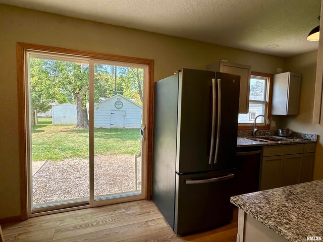 1122 GALBRAITH Drive, Clinton, IA 52732