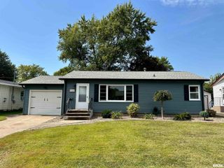 1122 GALBRAITH Drive, Clinton, IA 52732