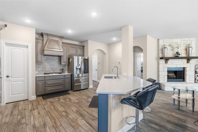 911 Royal Court, Mansfield, TX 76063